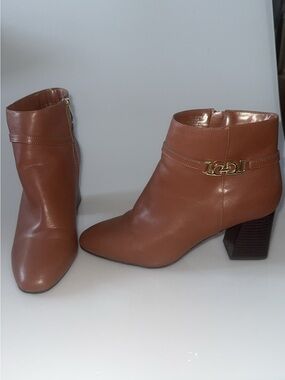 Liz Claiborne Women's Tan Leather Ankle Boots with Gold Detail